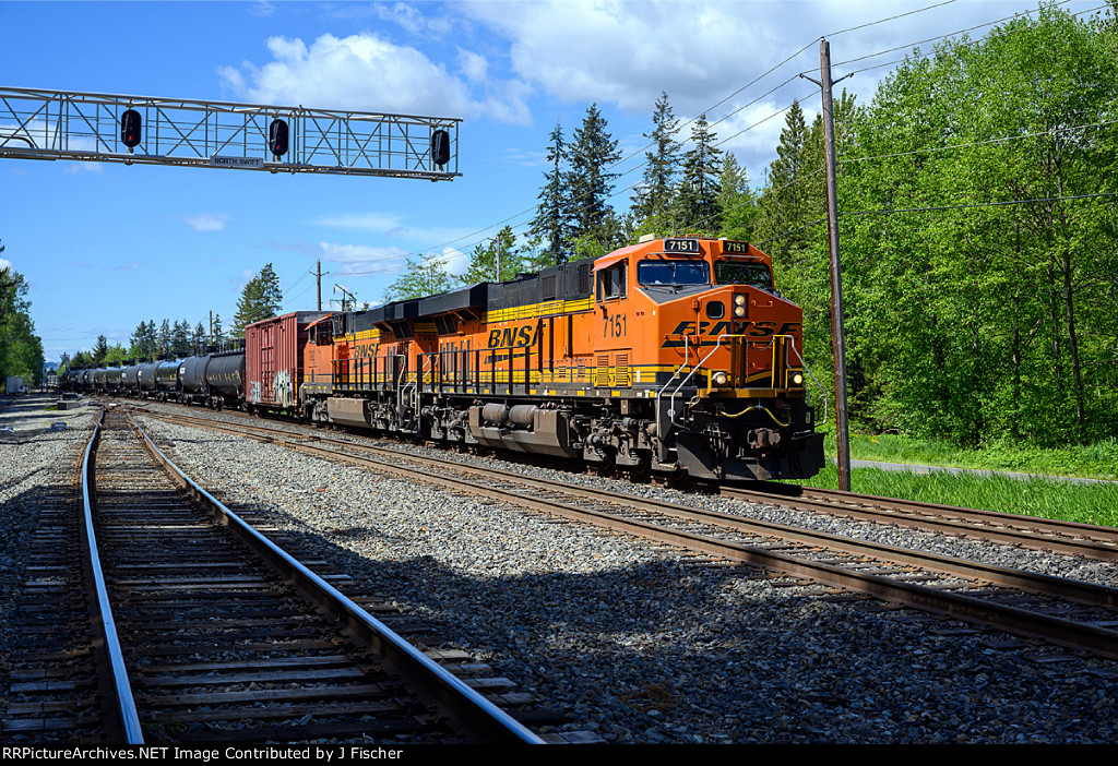 BNSF 7151